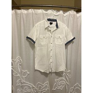 Lee Men's Regular Fit Button Up Dress Shirt. Size Large.